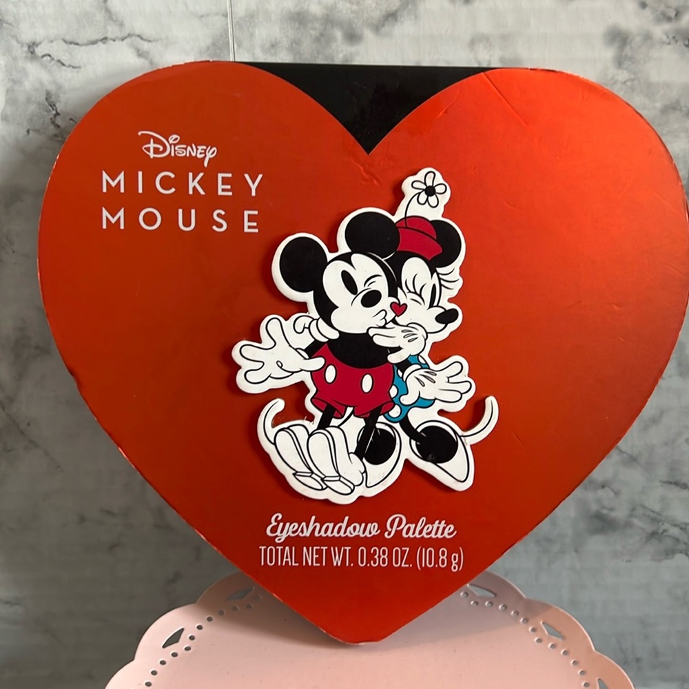 Disney Mickey Mouse 12 Eyeshadow Palette by Taste Beauty NWOT‎ 0.38 oz.